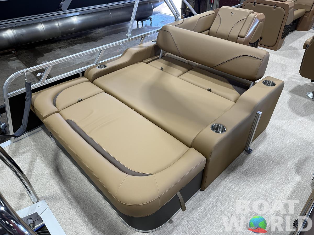 2027 Tahoe Sport VRB Premium 2385 Swingback & 4-Stroke $37995