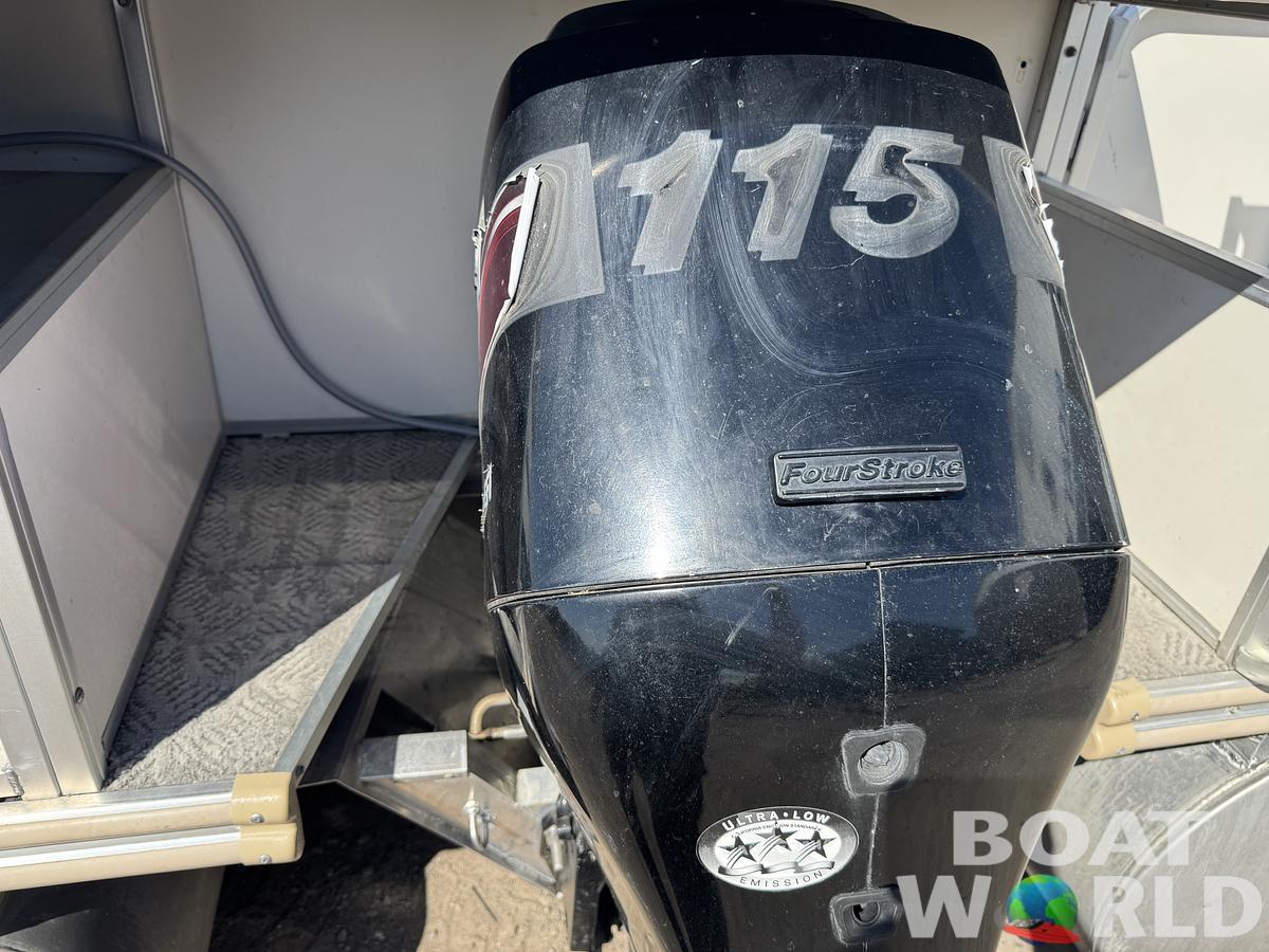 Used 2004 Fisher 220 Freedom Pontoon