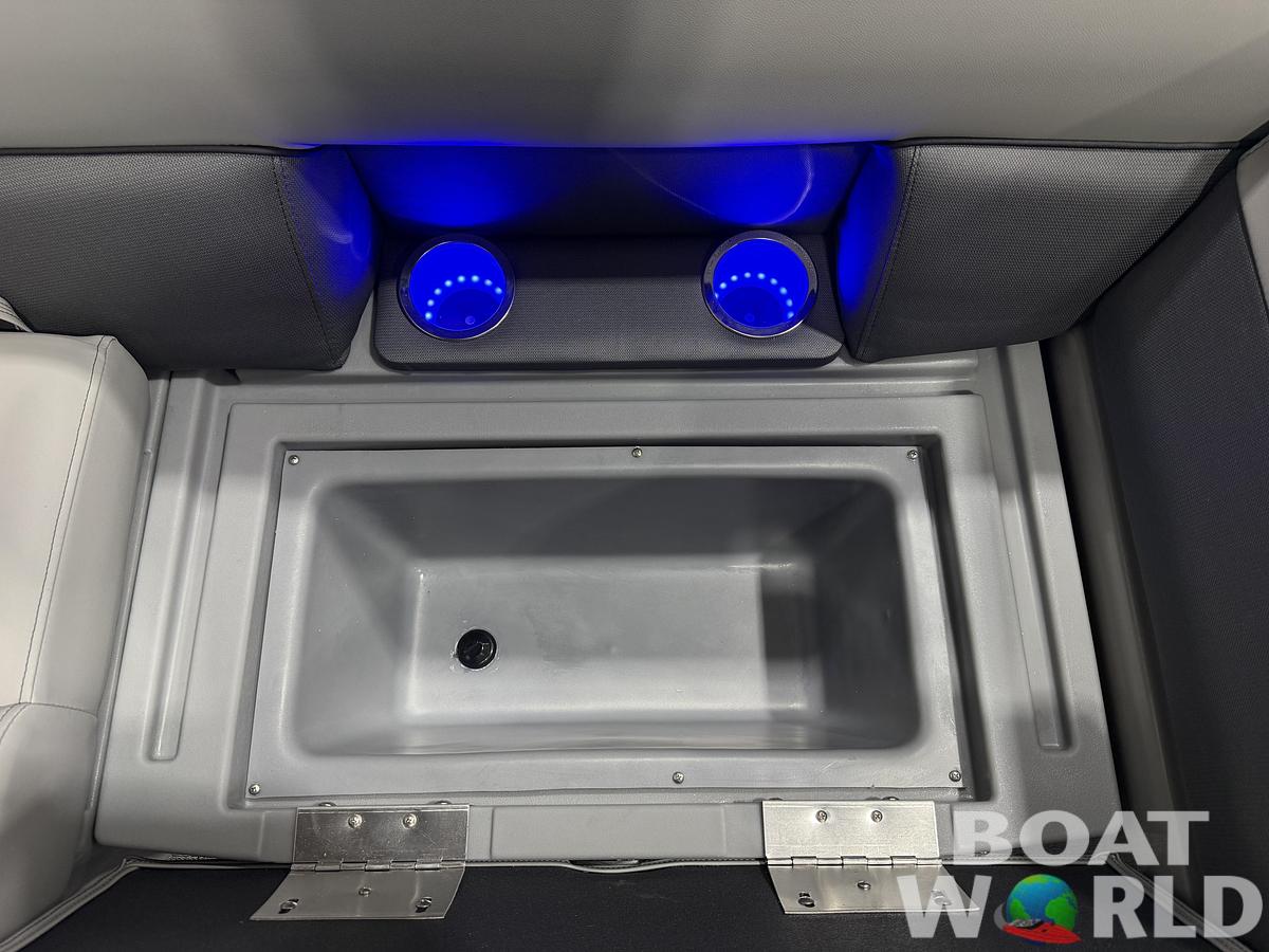 2026 Bentley Pontoons Legacy 223 Navigator Quad Lounge Tritoon