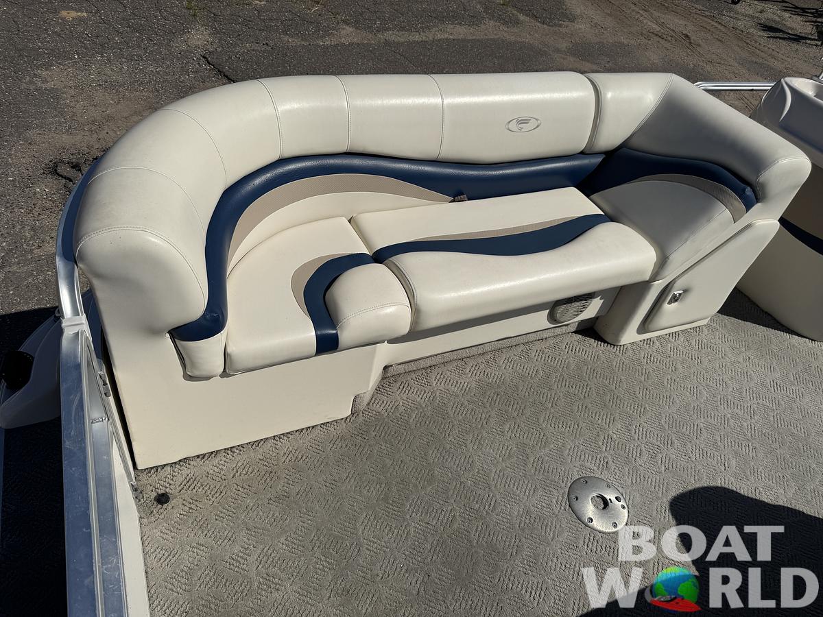 Used 2004 Fisher 220 Freedom Pontoon