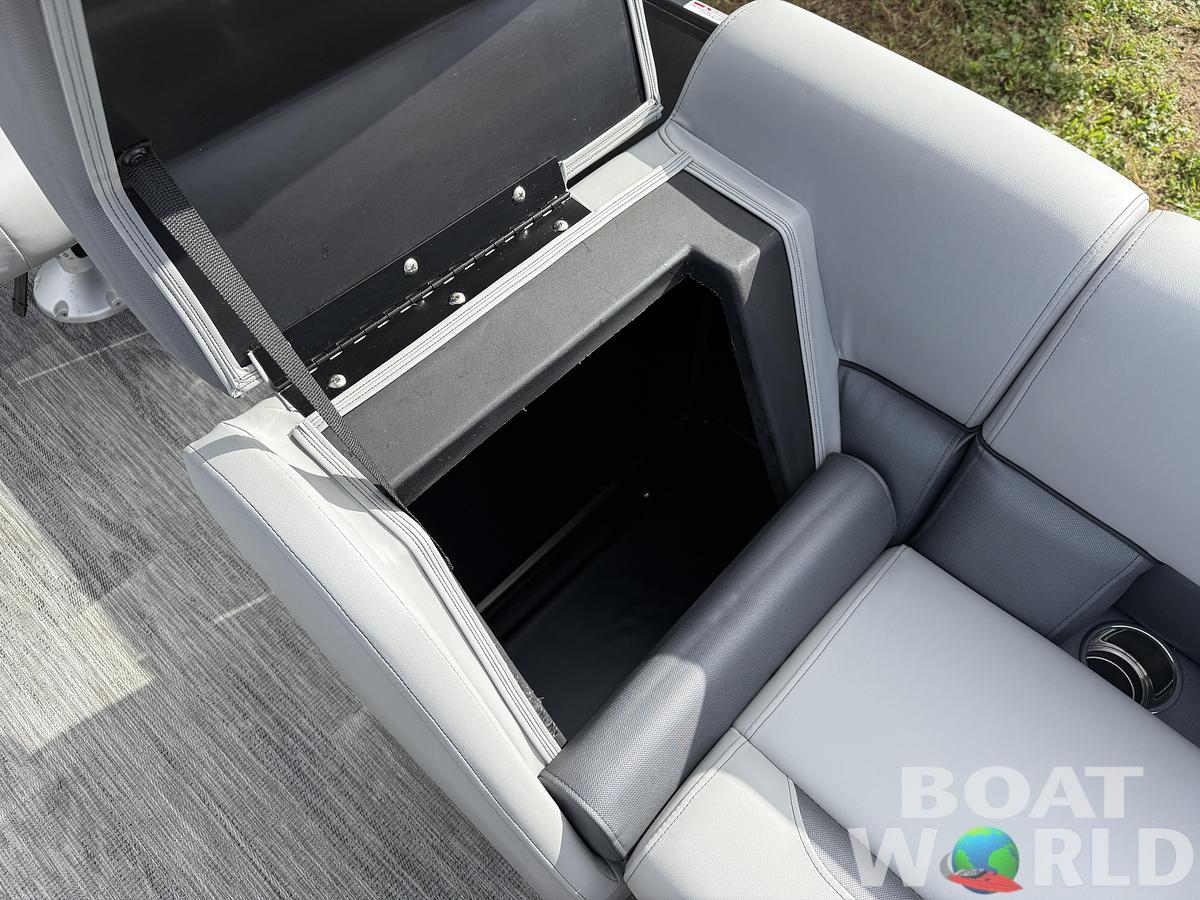 2026 Bentley Pontoons Legacy 220 Swingback 