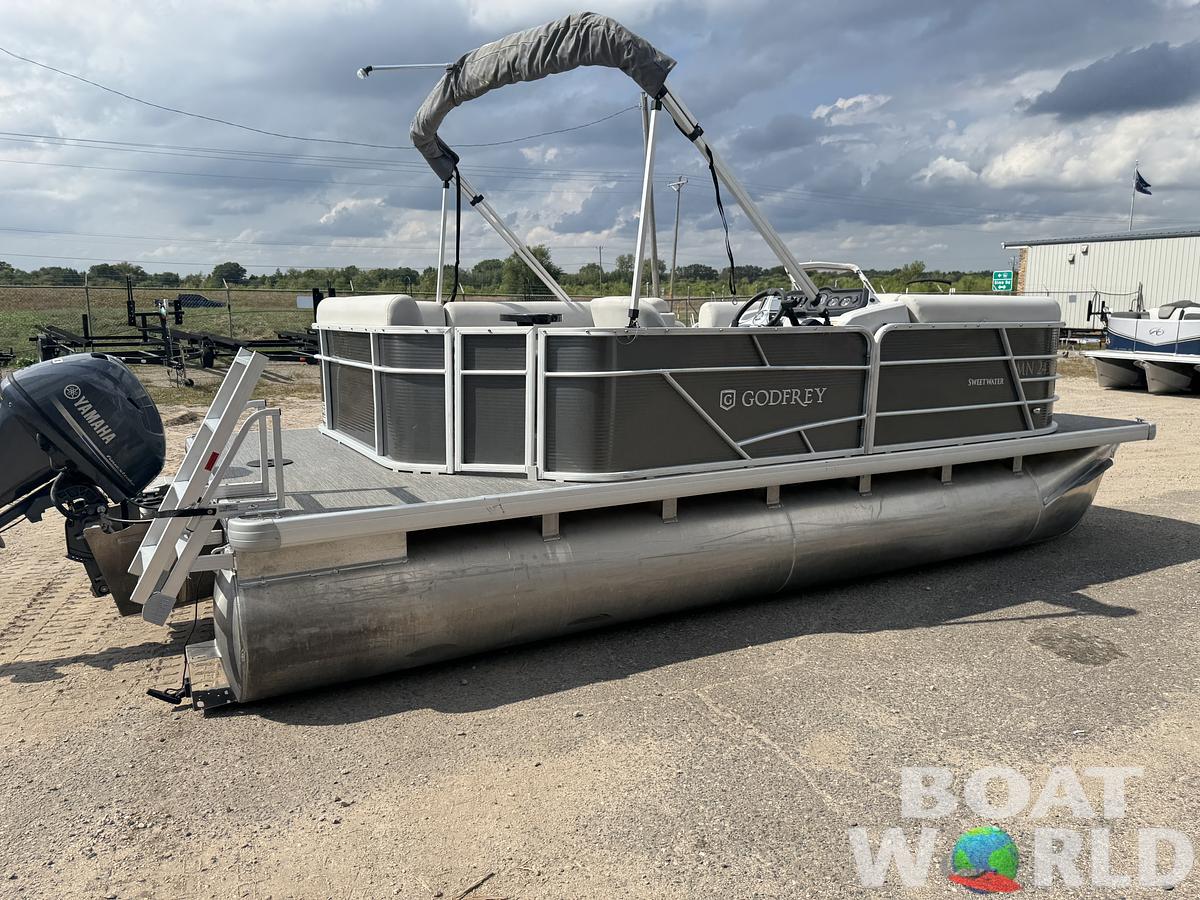 Used 2021 Sweetwater 1880 Pontoon