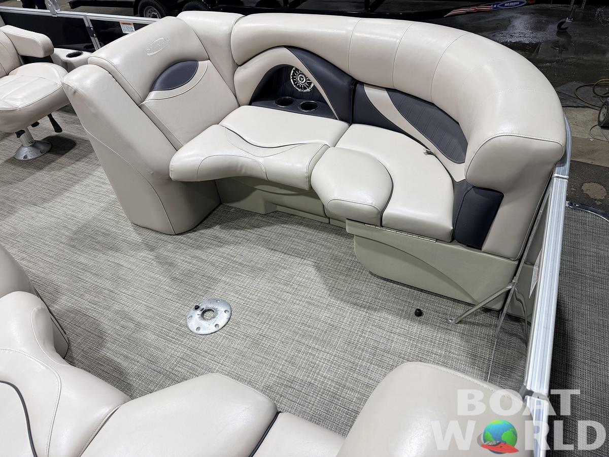 Used 2016 Sylvan Mirage 822 LZ & 50HP Yamaha 4Stroke - $21,995