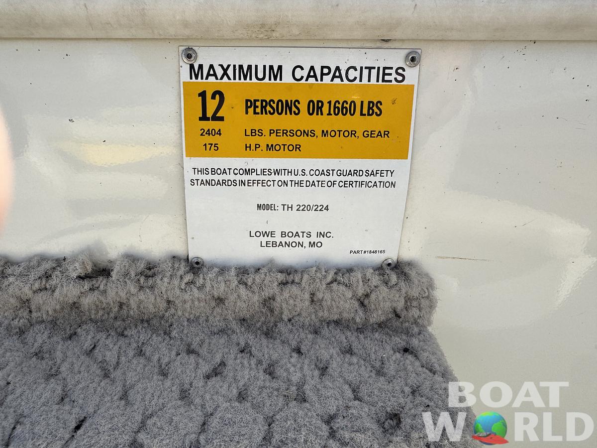 Used 2007 Lowe Suncruiser Tahiti 224 Deck Boat