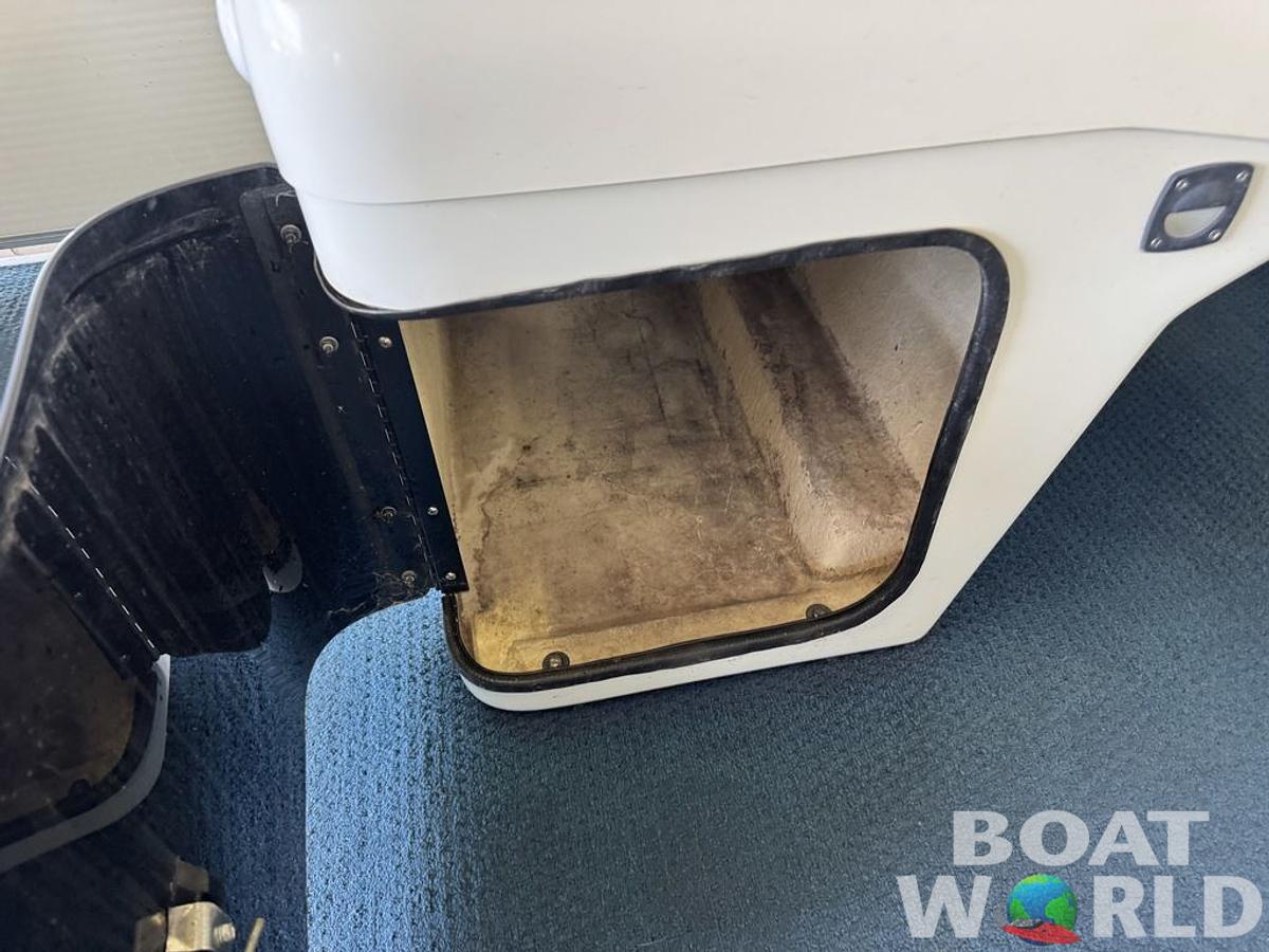 Used 2006 Weeres SunDeck 220 Pontoon