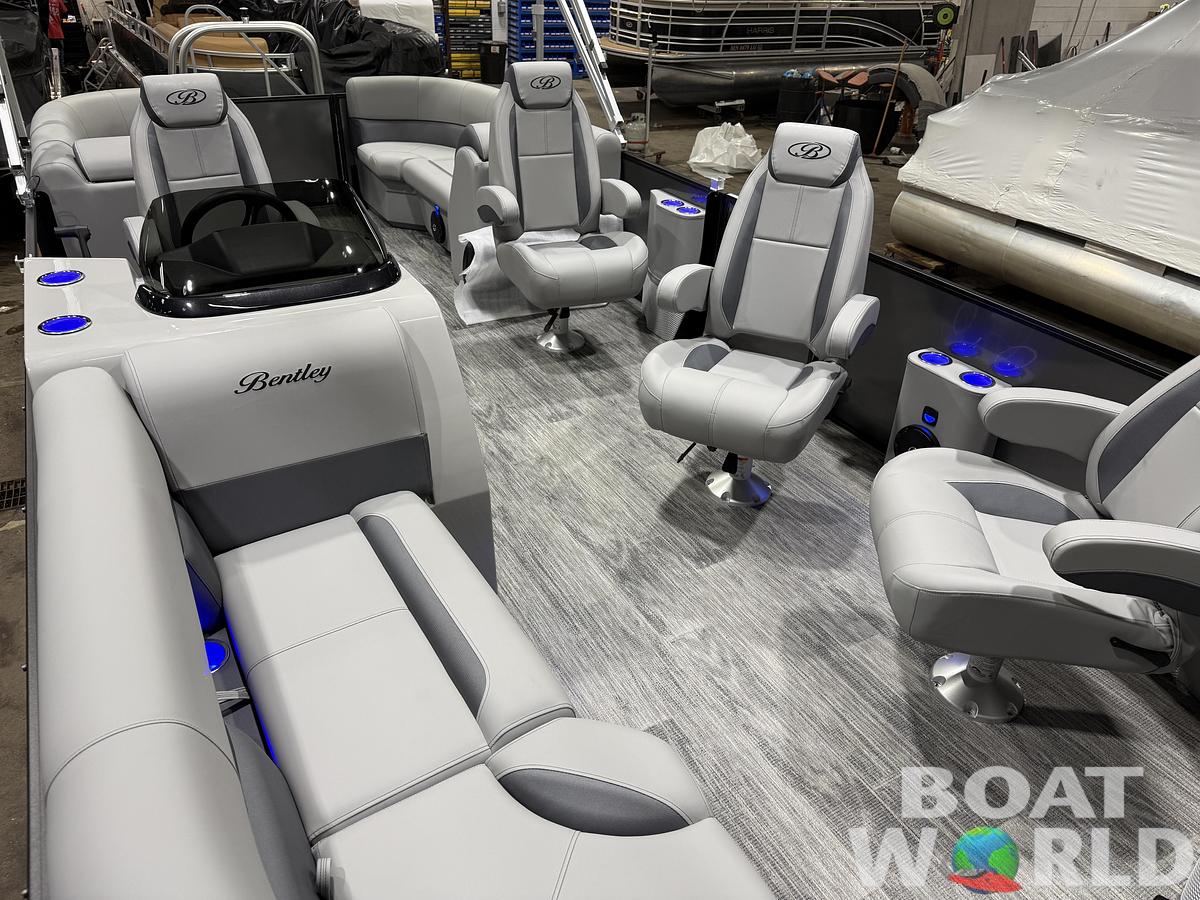 2026 Bentley Pontoons Legacy 220 Navigator DL Quad Lounge