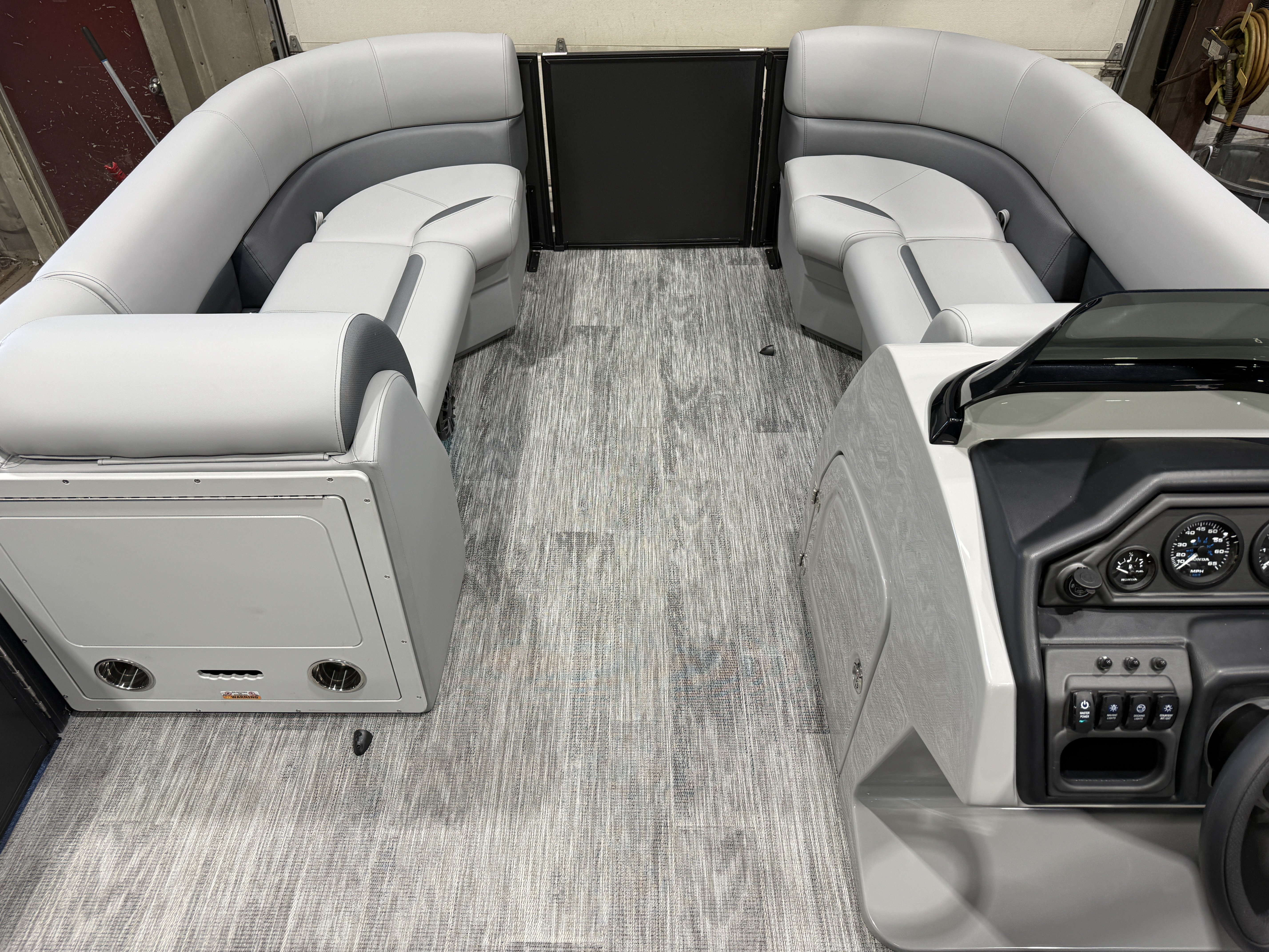 2027 Bentley Legacy 220 QSB Swingback $45995