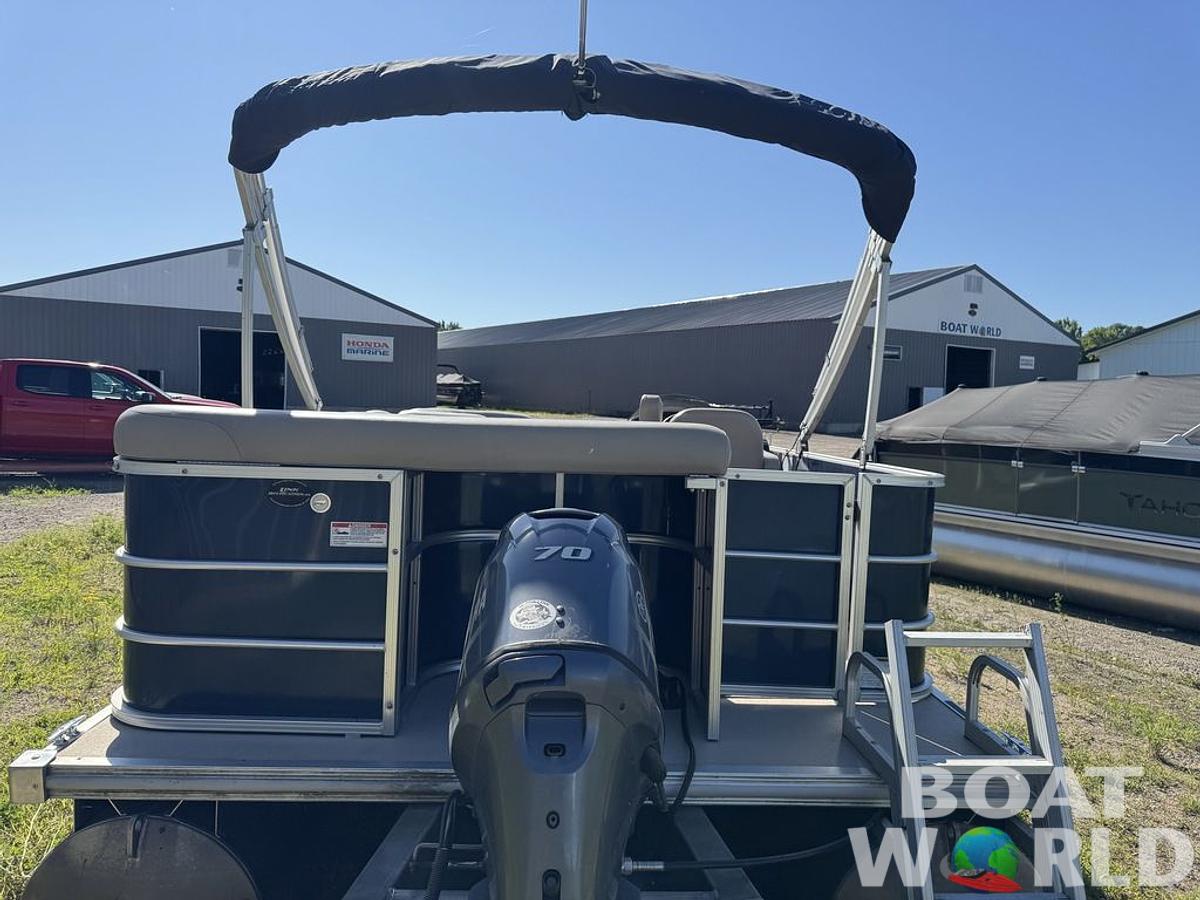 Used 2016 Sylvan 820 Cruise Pontoon