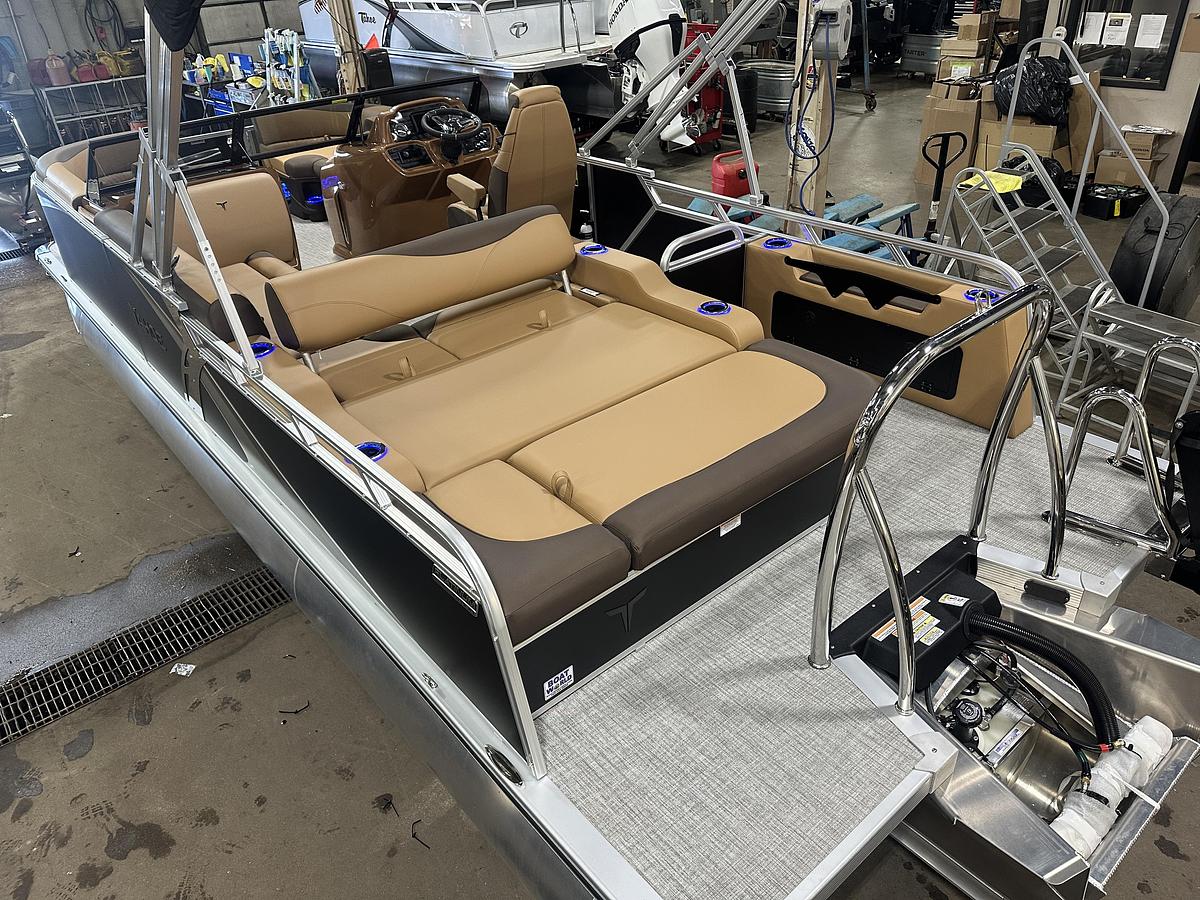 2025 Tahoe Pontoons LTZ 2385 Swingback (VRB) Windshield Tritoon & Honda 4-Stroke EFI