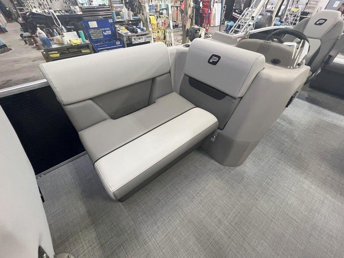 2025 Princecraft 21 Sportfisher 2-S Pontoon & Mercury 4-Stroke EFI