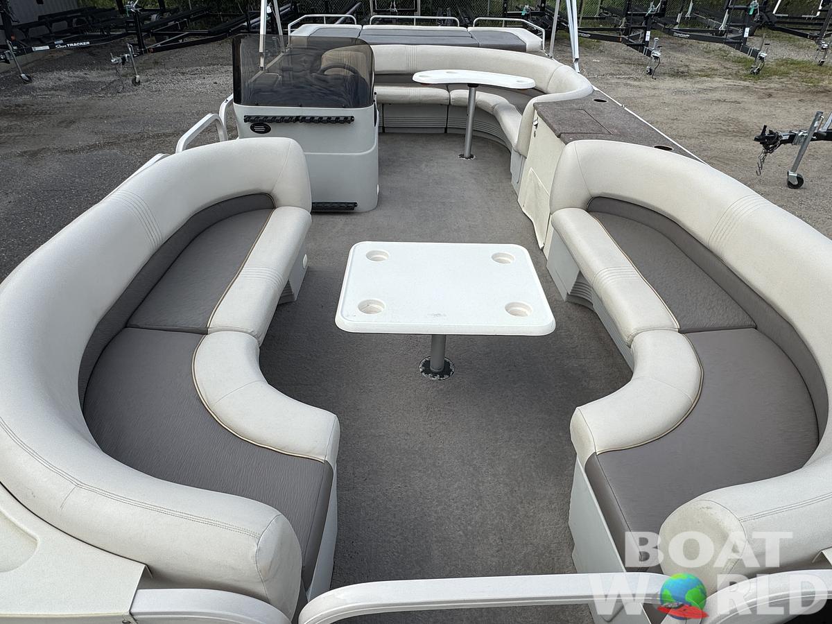 Used 1999 Crestliner 2485 LSI