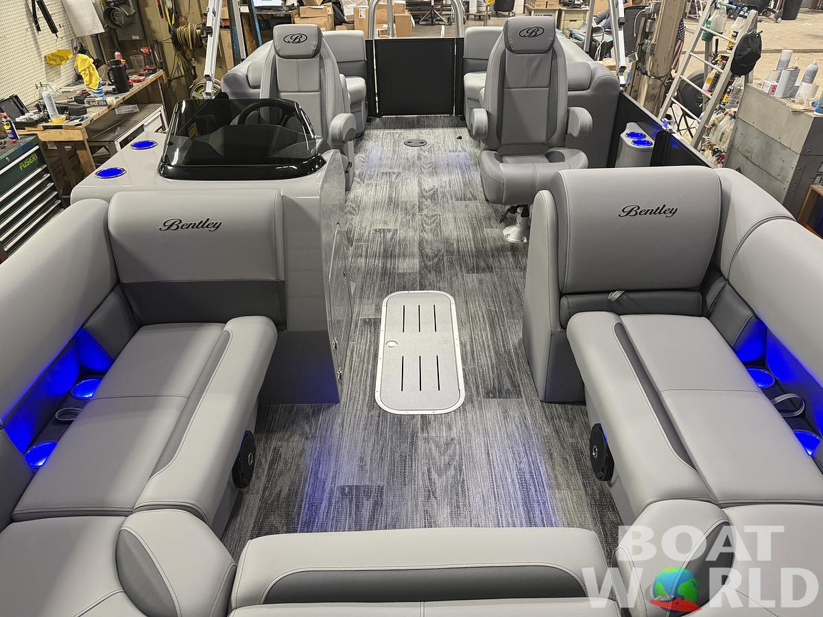 2026 Bentley Pontoons Legacy 223 Navigator Quad Lounge Tritoon 