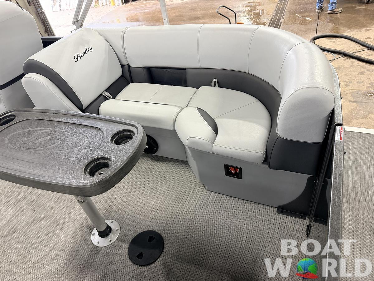 Used 2024 Bentley Legacy 223 150HP Navigator Tritoon - $47995