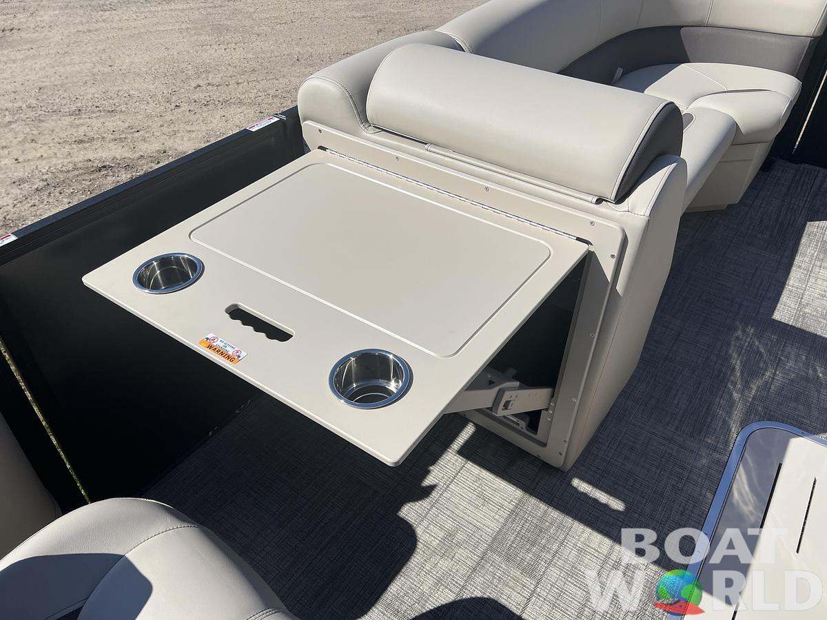 2026 Bentley Pontoons Legacy 223 Swingback Tritoon & Honda 4-Stroke EFI