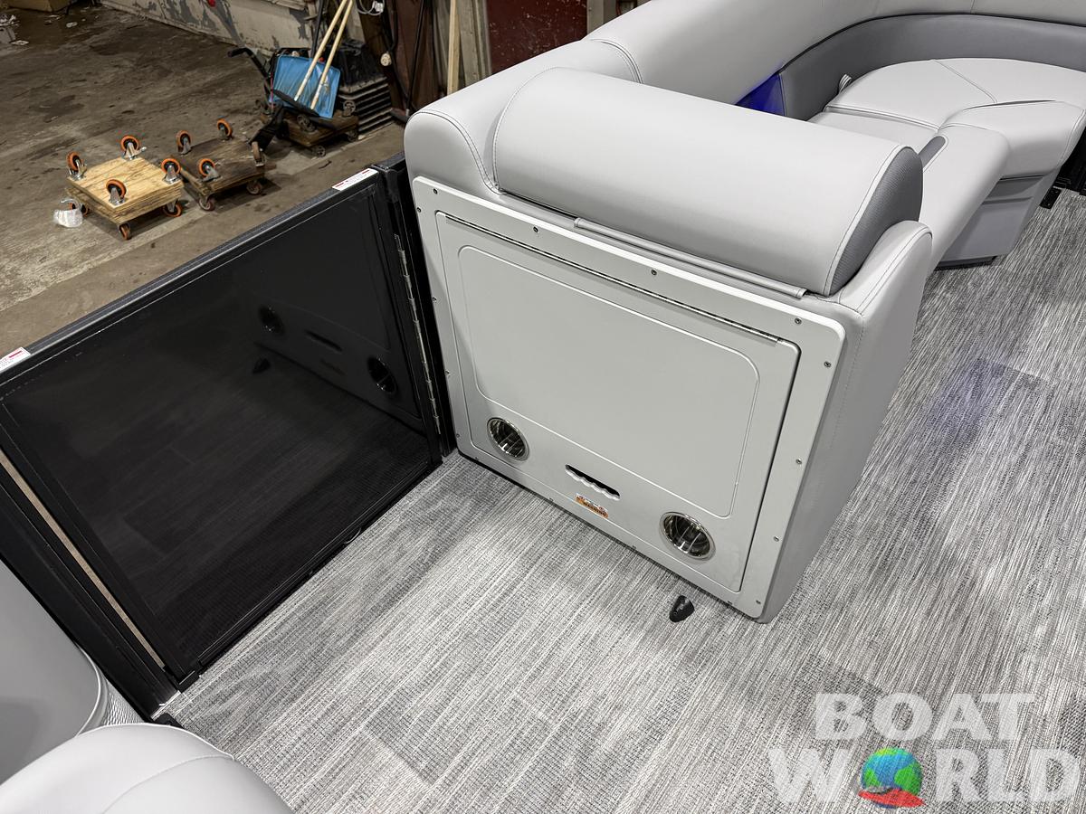 2026 Bentley Pontoons Legacy 220 Swingback