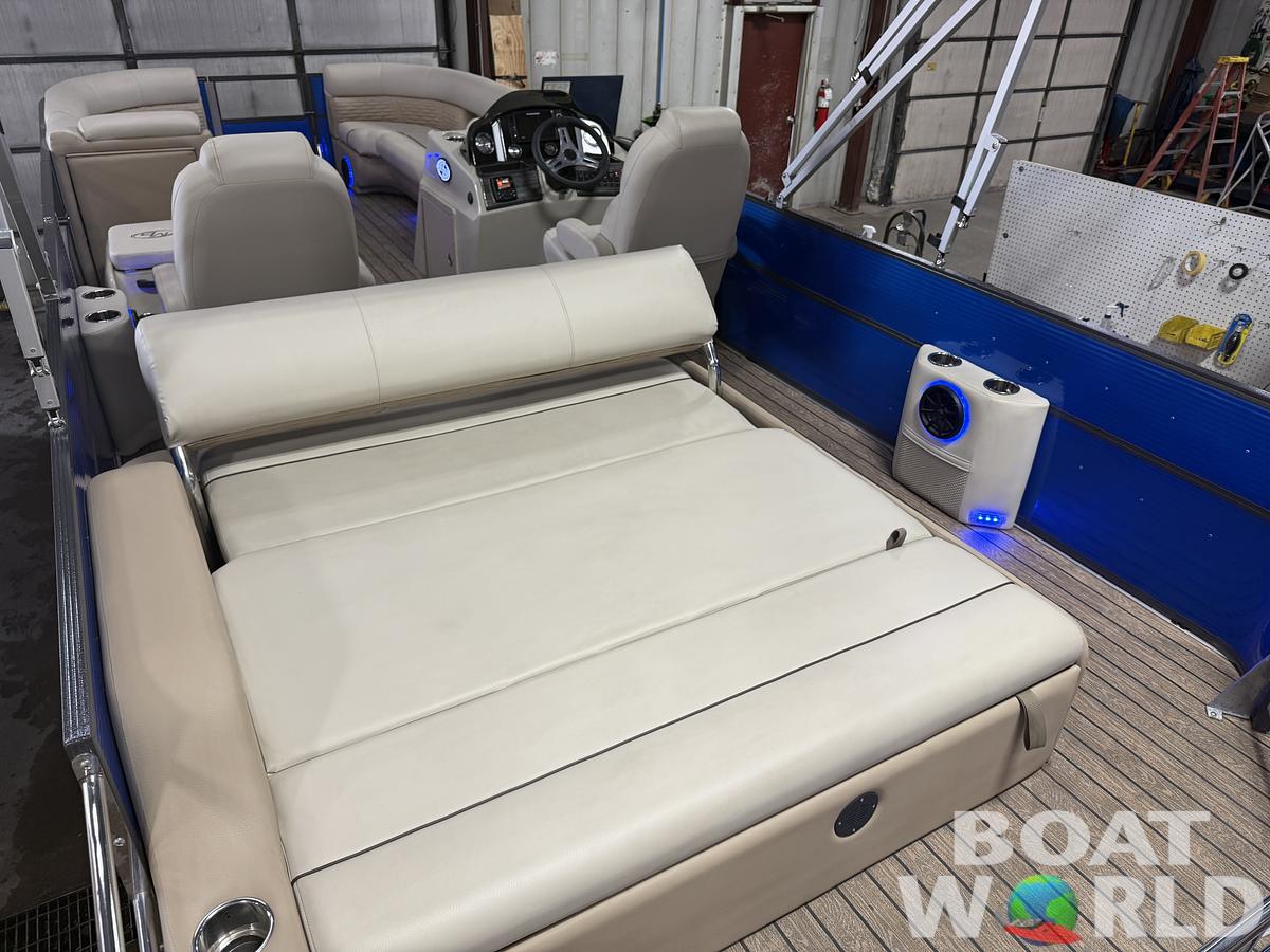 2023 Montego Bay NEW* 8524 Swingback Pontoon & 100HP 4-Stroke EFI