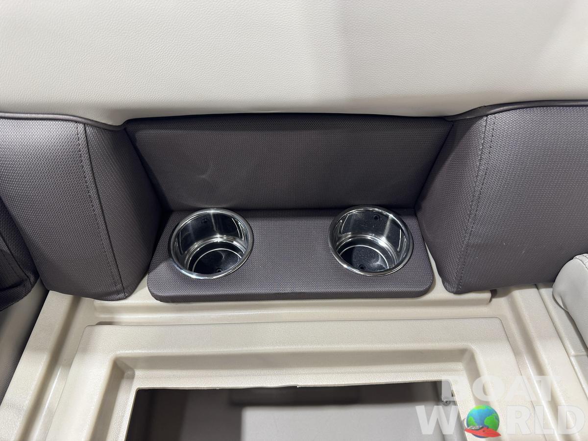 2026 Bentley Pontoons Legacy 220 Navigator Quad Lounge