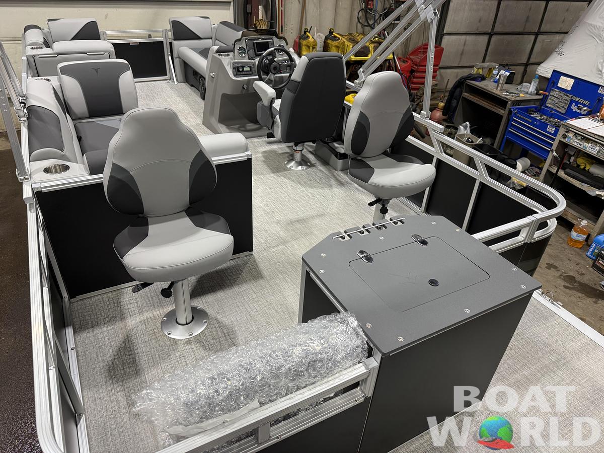 2026 Tahoe Sport Rear Fish 2180 & 4-Stroke $31995