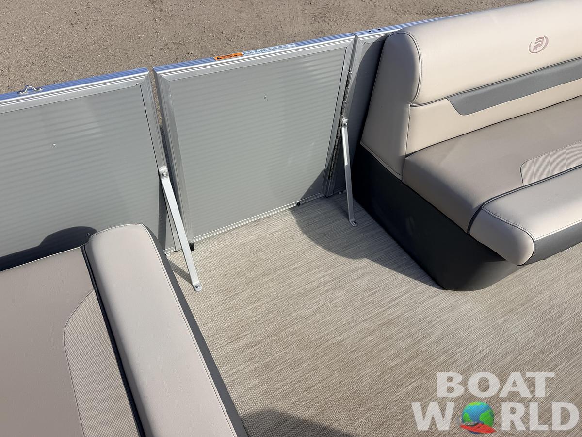 Used 2020 Princecraft Vectra 21 Rear Lounge Dinette Pontoon & 60HP Mercury 4Stroke -$24,995