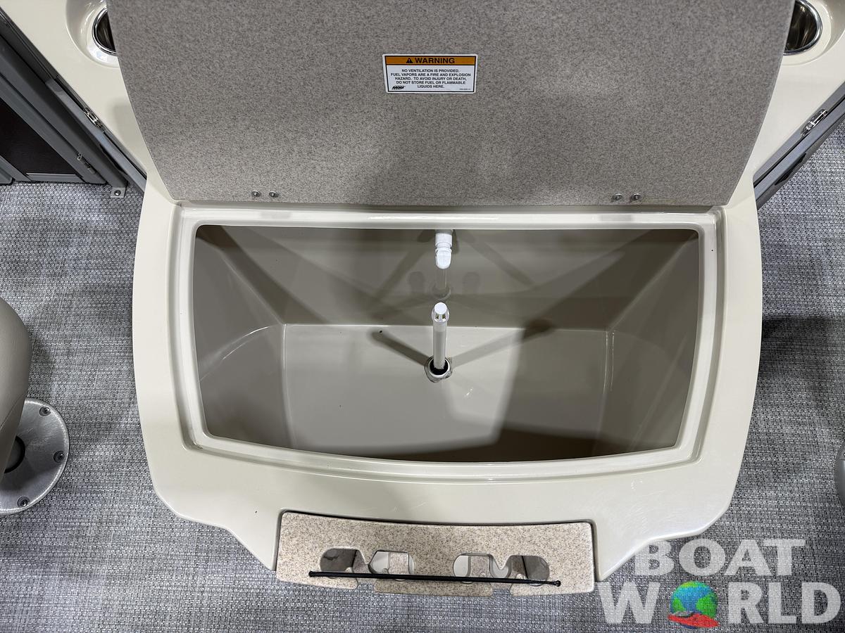 Used 2016 Premier 220 Castaway