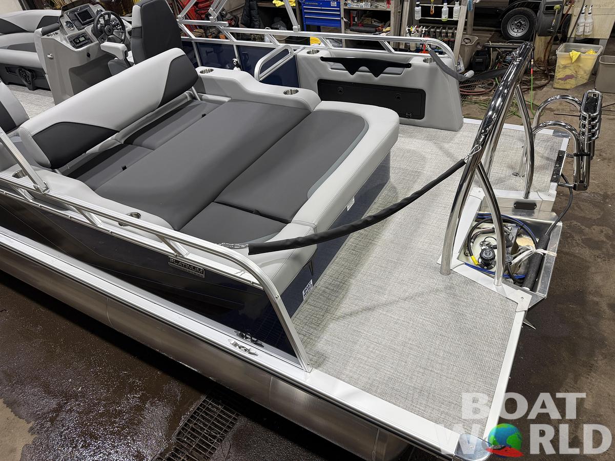 2026 Tahoe Sport VRB 2385 Swingback & 4-Stroke $34995