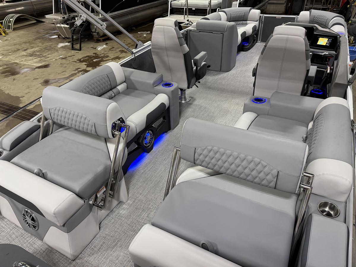 2025 Tahoe Pontoons Cascade 2385 Quad Lounge Shift SS Tritoon & Honda 225HP Outboard
