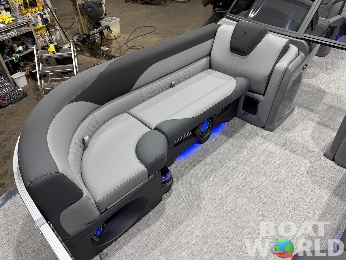 2026 Tahoe Pontoons LTZ 2385 Elite Windshield Tritoon