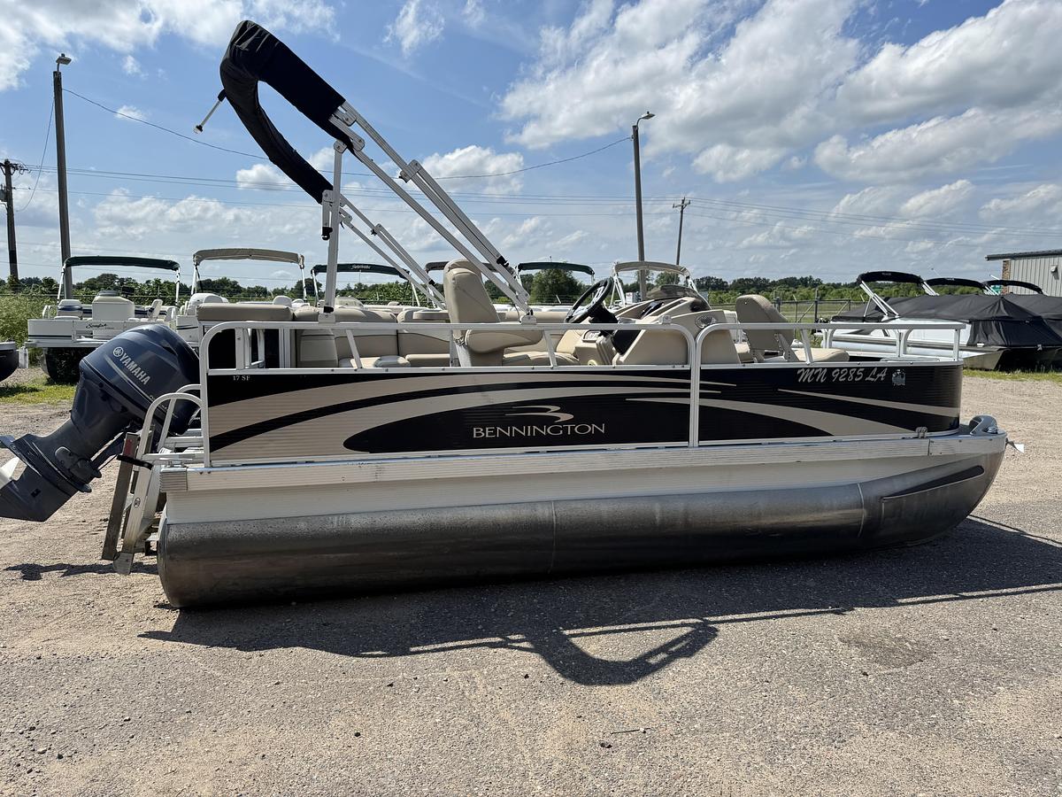 Used 2013 Bennington 17SF