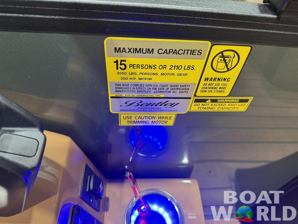 2026 Bentley Pontoons Elite 223 Swingback Tritoon