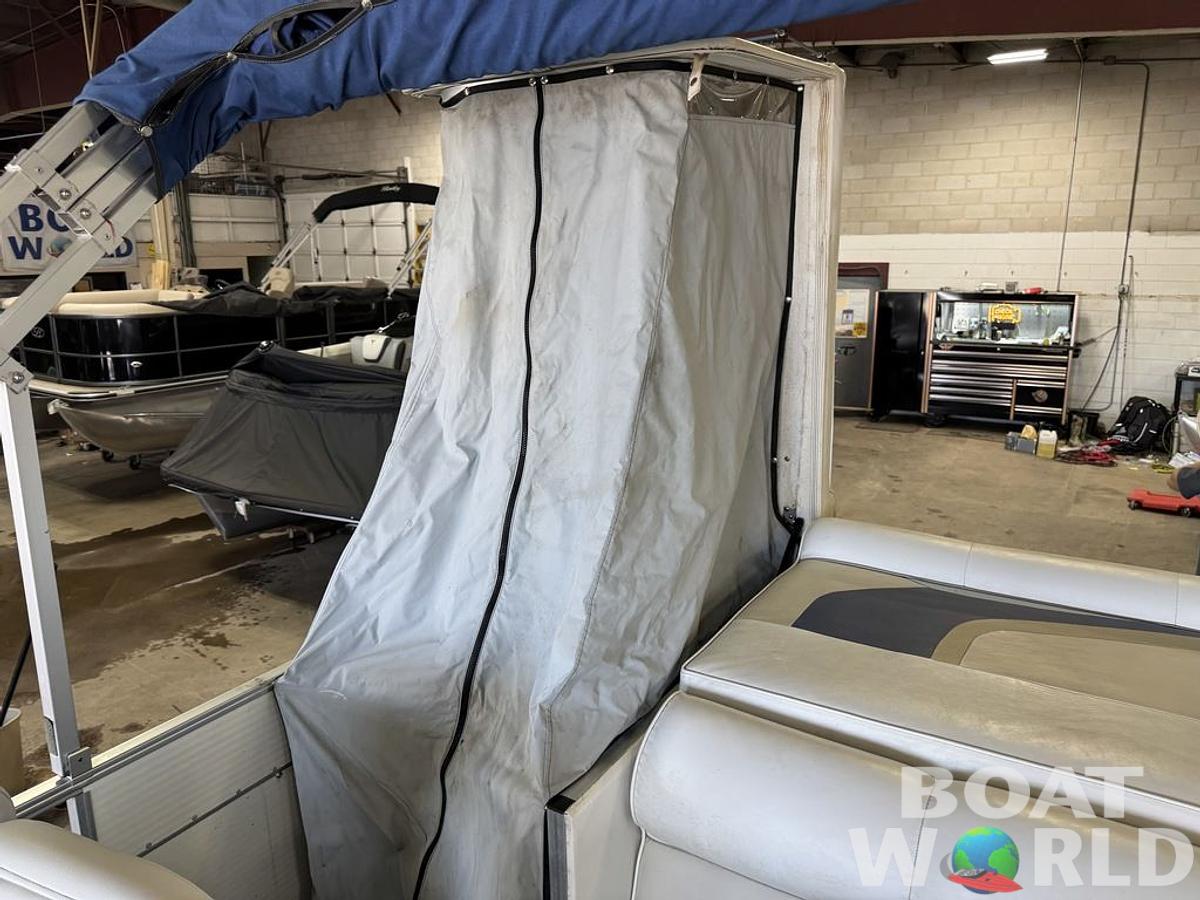 Used 2006 Weeres SunDeck 220 Pontoon