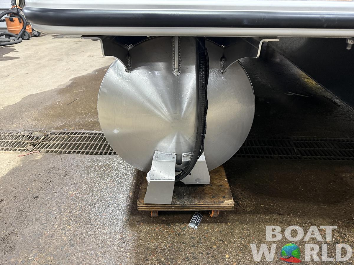 2026 Bentley Pontoons Legacy 200 Navigator Quad Lounge $39995