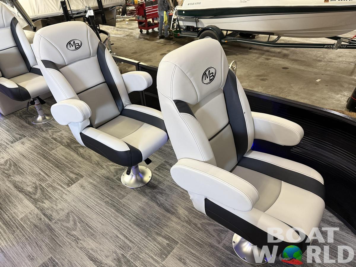 2026 Montego Bay 8522 DL Quad Lounge Tritoon