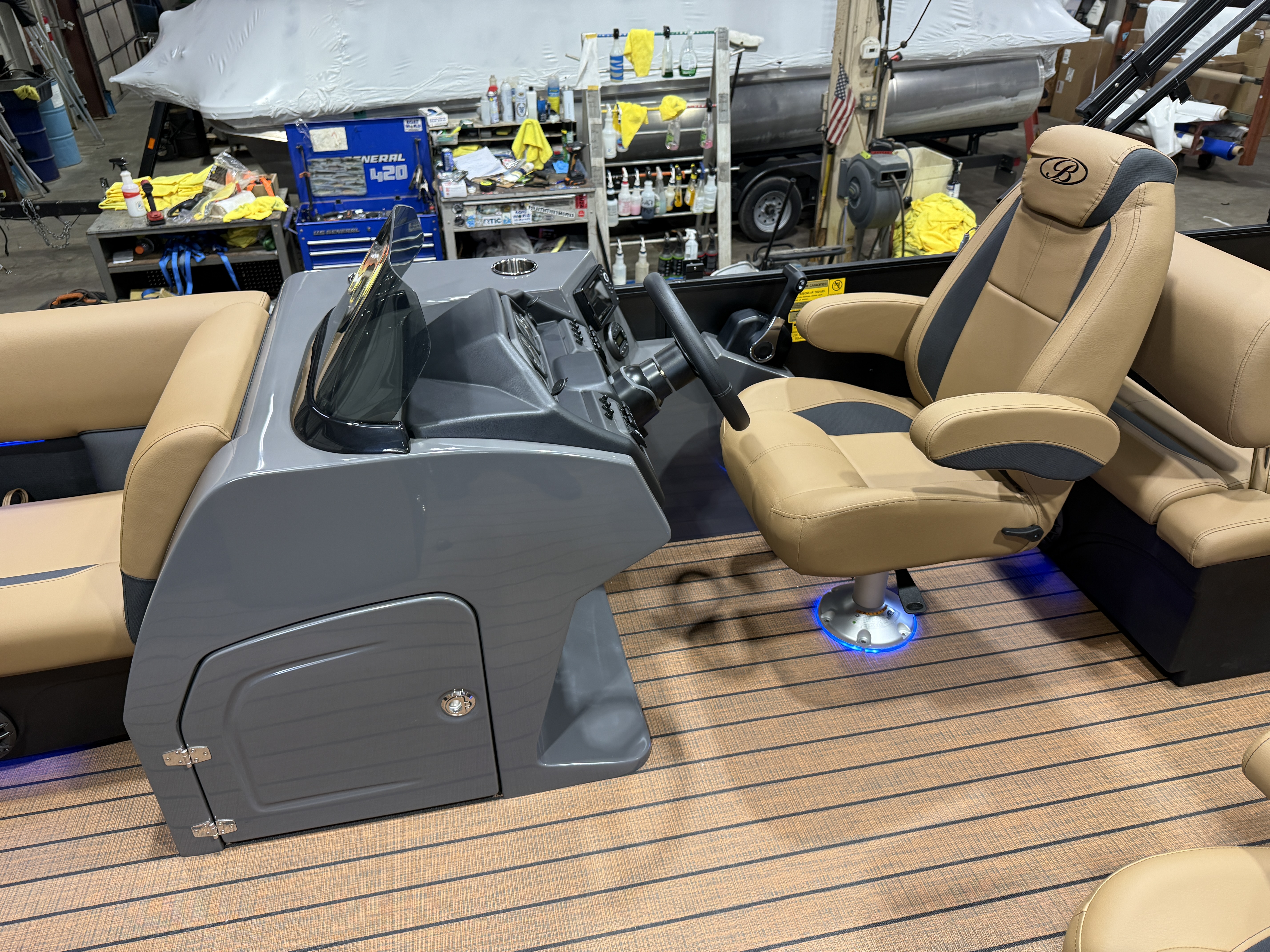 2027 Bentley Legacy 220 QSB Swingback $46995