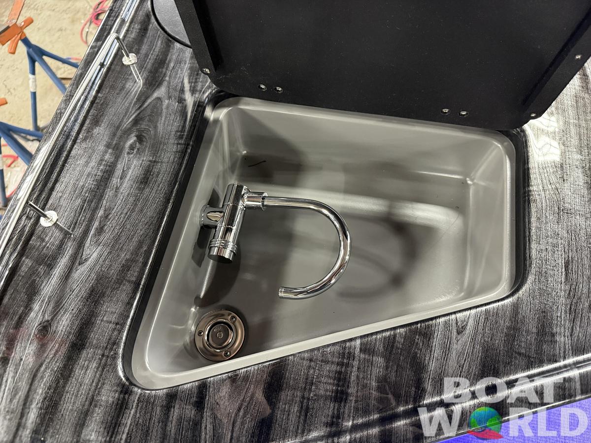 2026 Tahoe LTZ 300HP 2385 Elite Windshield $69995