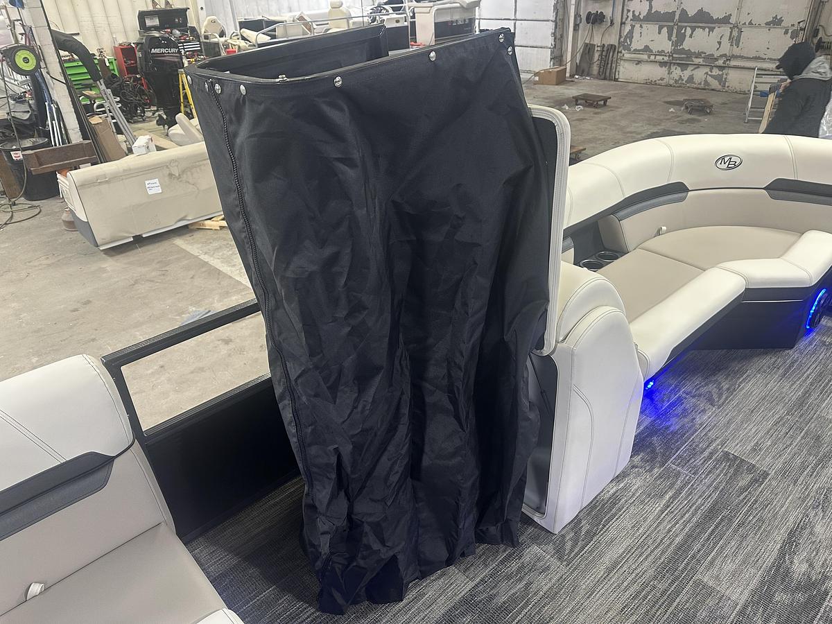 2025 Montego Bay 8522 Fish & Cruise Deluxe Pontoon & Honda 4-Stroke EFI