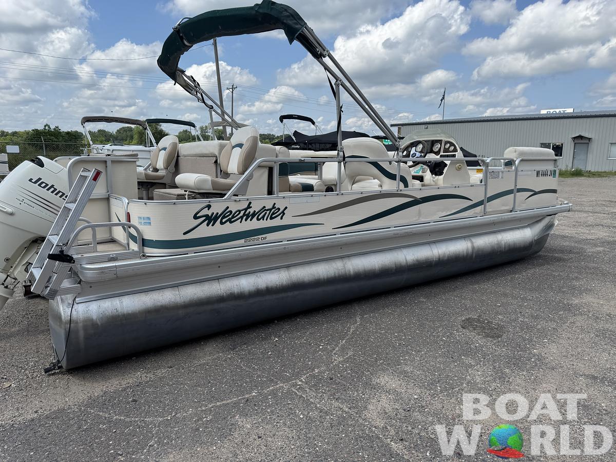Used 2004 Sweetwater 2222 DF Pontoon WITH SEA LEGS