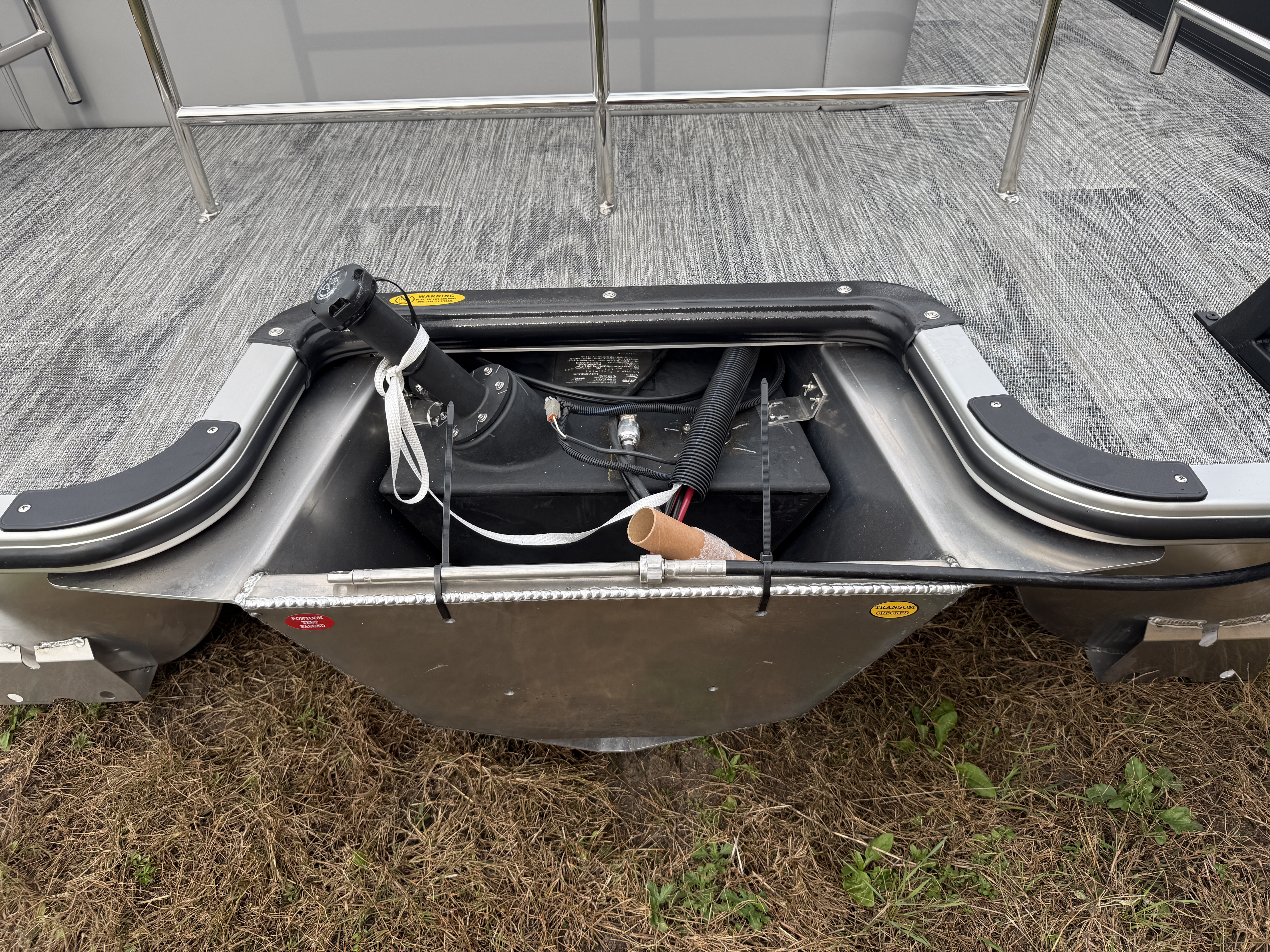 2025 Bentley Pontoons Legacy 200 Swingback