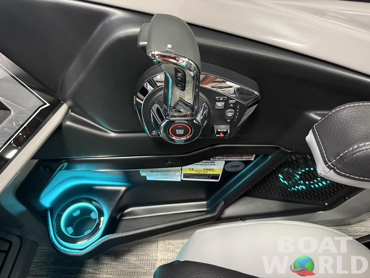 2026 Tahoe Pontoons Grand Tahoe 2585 Elite Windshield Tritoon & Mercury 400HP V10