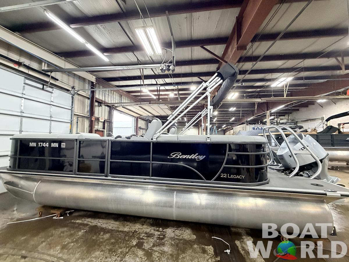 Used 2024 Bentley Legacy 223 150HP Navigator Tritoon - $47995