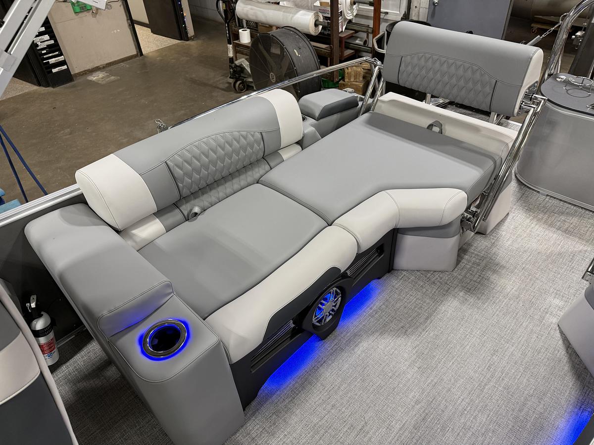 2025 Tahoe Pontoons Cascade 2385 Quad Lounge Shift SS Tritoon & Honda 225HP Outboard