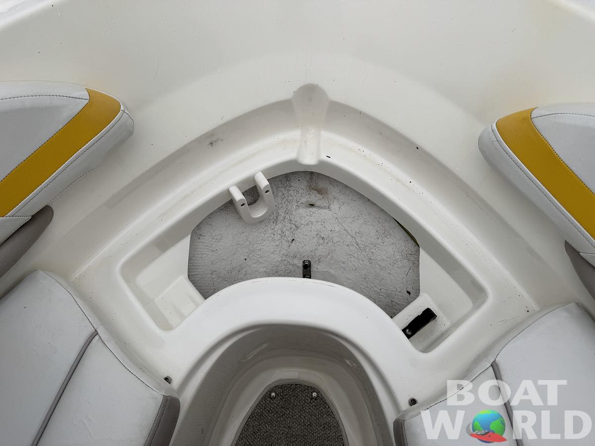 Used 2004 Maxum 1800 SR3 Runabout