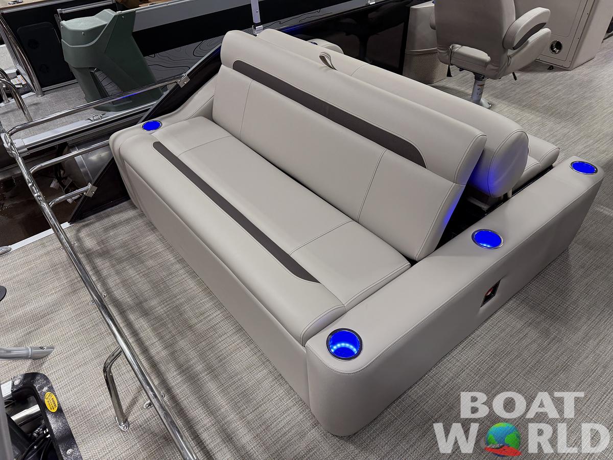 2025 Bentley Pontoons Legacy 223 Swingback Tritoon & Honda 4-Stroke EFI