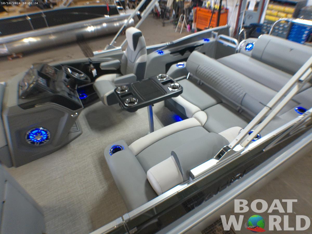 2025 Tahoe Pontoons Cascade 2385 Swingback (VRL) Tritoon & Honda 4-Stroke EFI