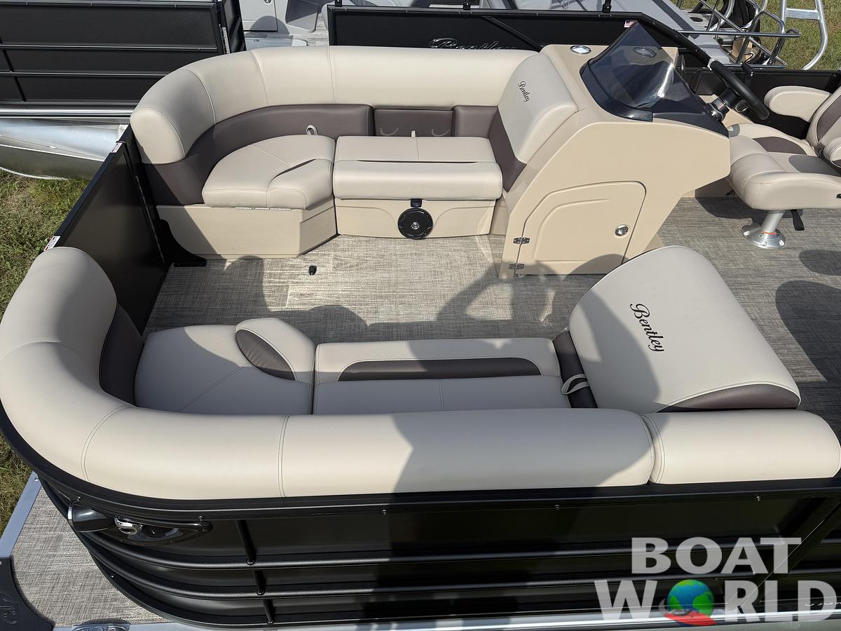 2026 Bentley Pontoons Legacy 220 Swingback & Honda 4-Stroke EFI
