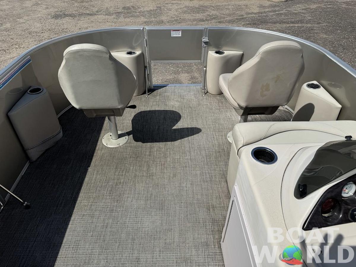 Used 2016 Sylvan 820 4-PT Pontoon