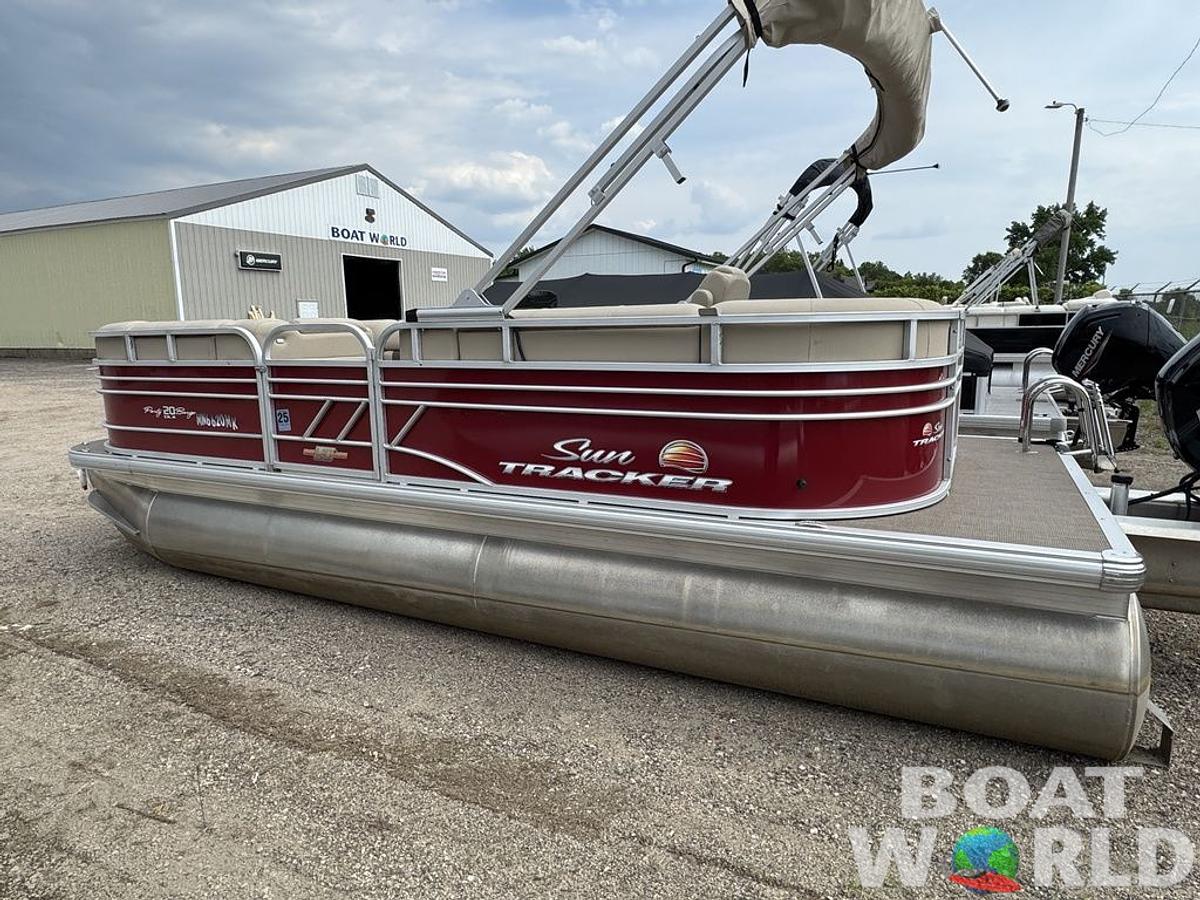 Used 2023 Sun Tracker Party Barge® 20 DLX