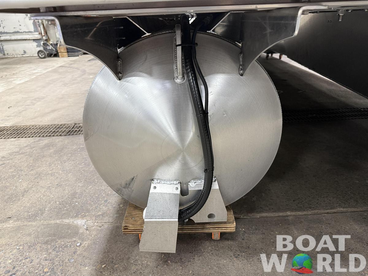 2026 Bentley Pontoons Legacy 220 Swingback 