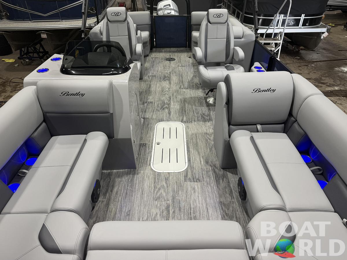 2026 Bentley 223 Navigator Quad Lounge Tritoon $50995