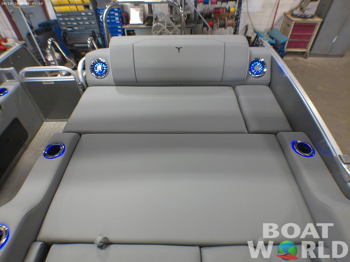 2025 Tahoe Pontoons Cascade 2385 Swingback (VRL) Tritoon & Honda 4-Stroke EFI