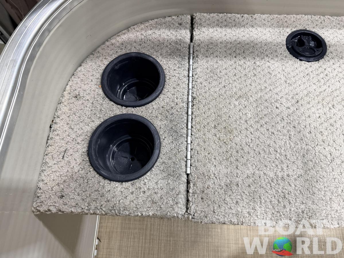 Used 2016 Lowe 162 Fish & Cruise Pontoon